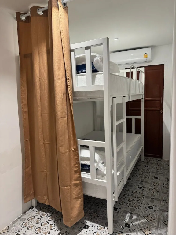 Yok Guesthouse Jomtien