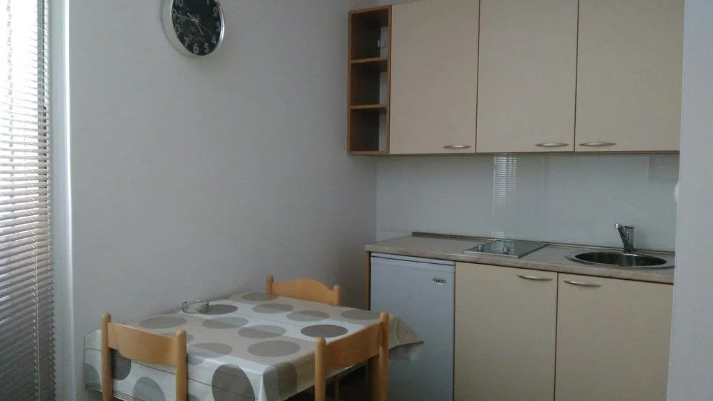 Lyon Apartments