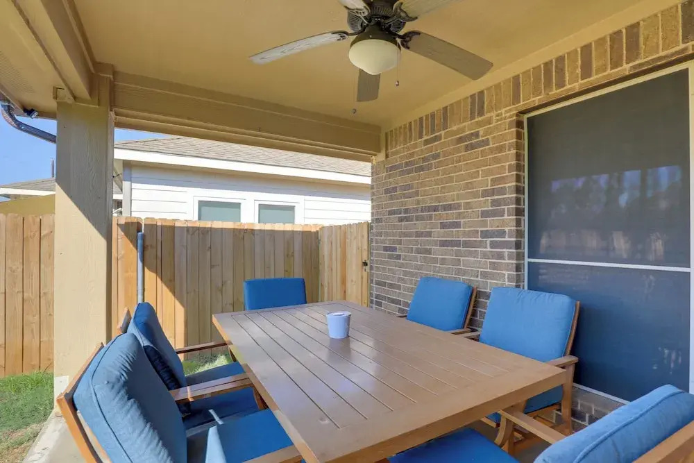 6 Mi to Dtwn Mansfield! Family Getaway w/ Patio