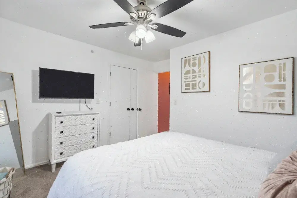 Marilyns Modern Hideaway A One-of-a-kind Find!