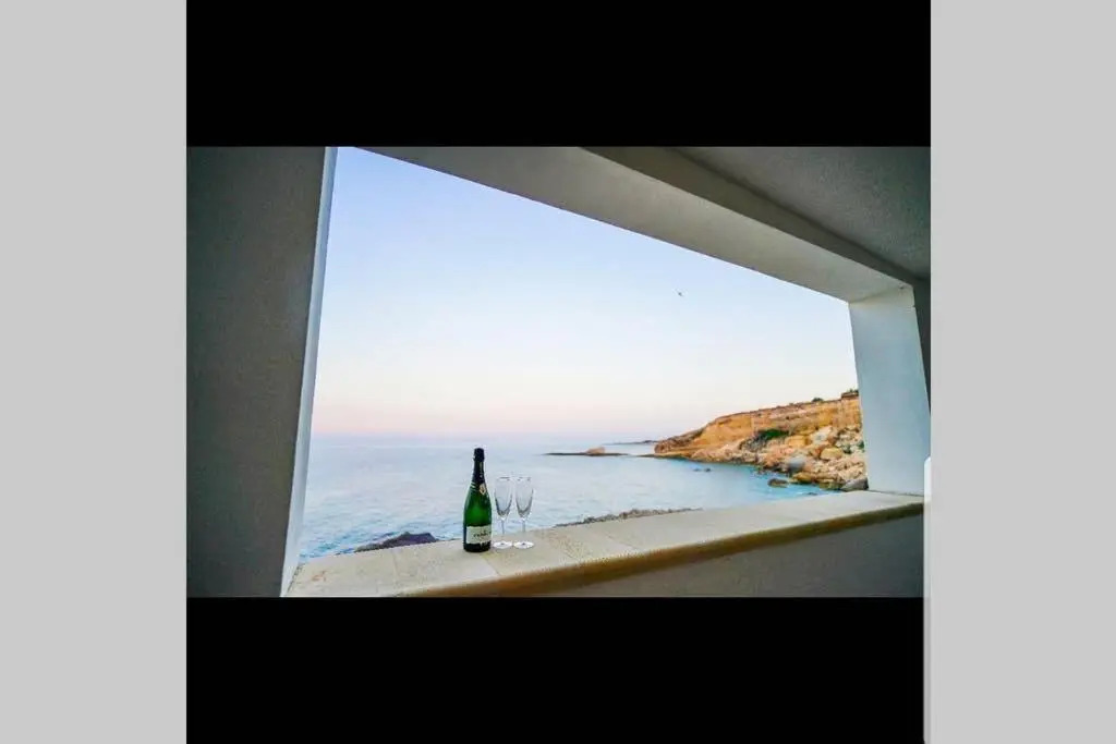 I Tri Scogghi , Villa sul Mare