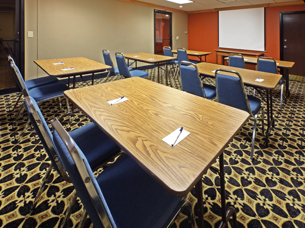 Holiday Inn Express & Suites Fayetteville University of Arkansas Area by IHG