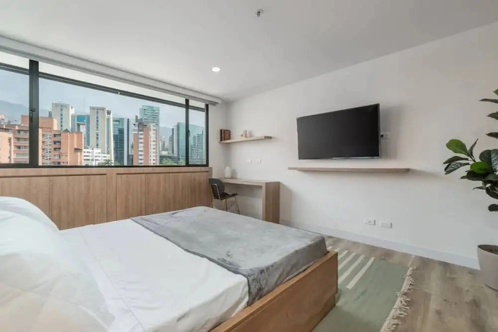 Go Living Suites - 908