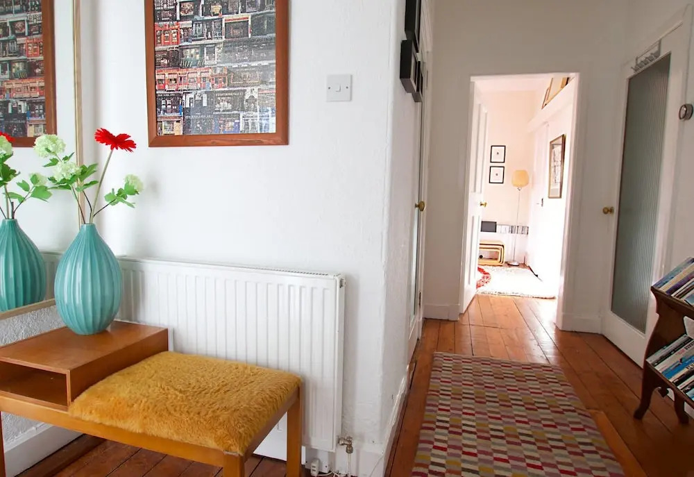 JOIVY Bright New Town 2 bed Apt - 5 Mins to Princes St