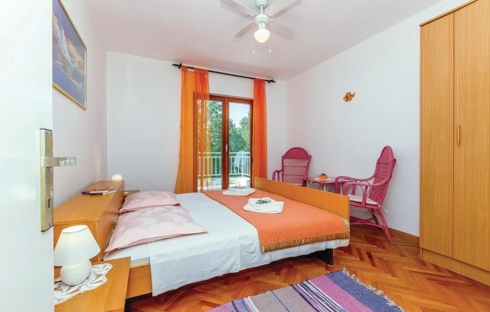 5 Bedroom Awesome Home In Povile