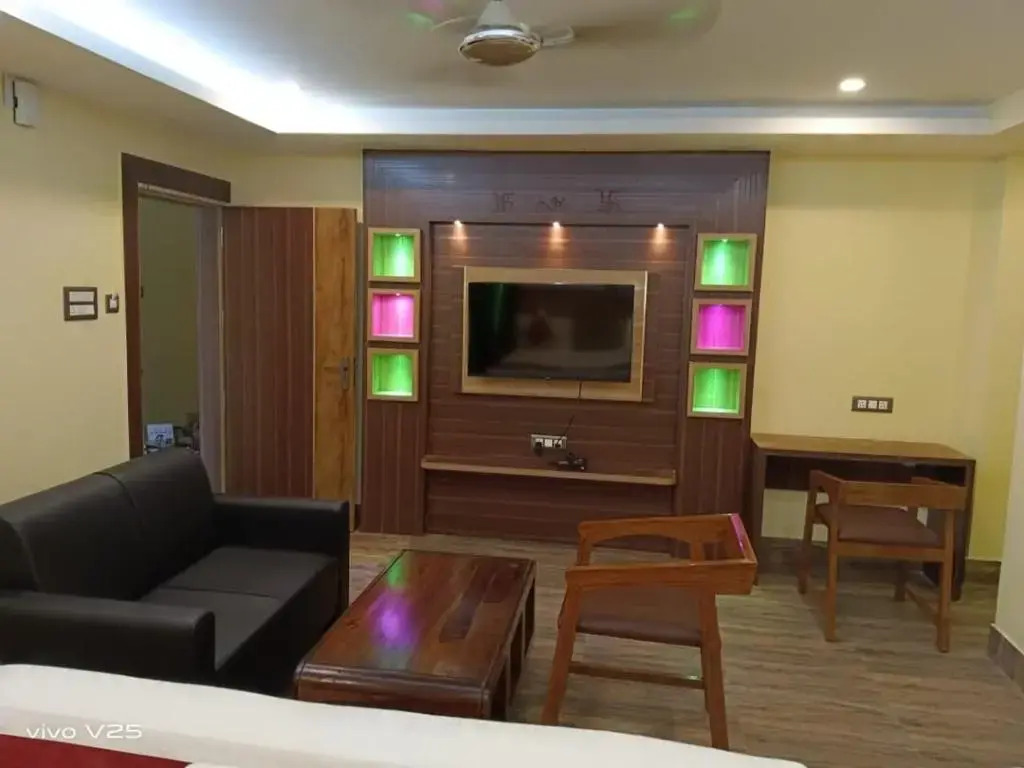 Sapphire Plaza