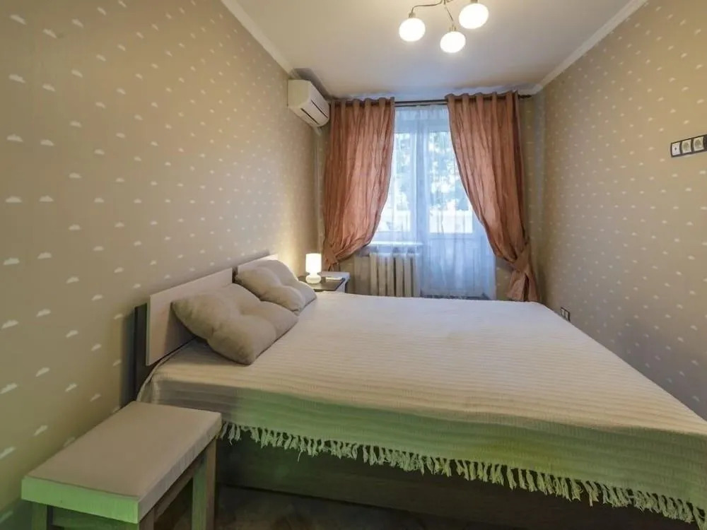 Апартаменты, ул. Парферова, 10