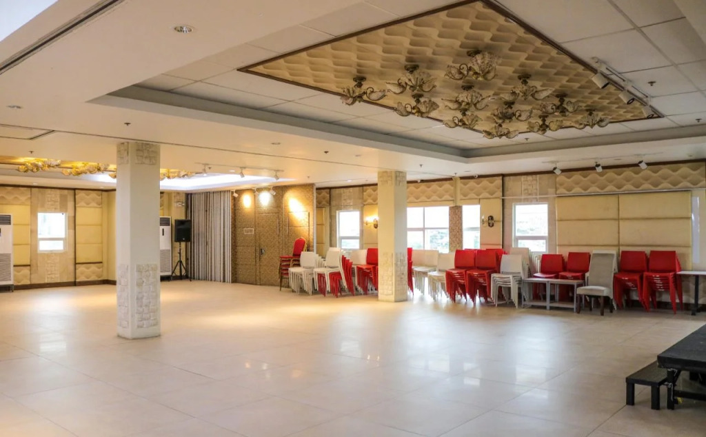 RedDoorz Plus at New Era Budget Hotel Near UCMed and Chong Hua Hospital Mandaue FORMER RedDoorz Plus New Era Budget Hotel Mandaue