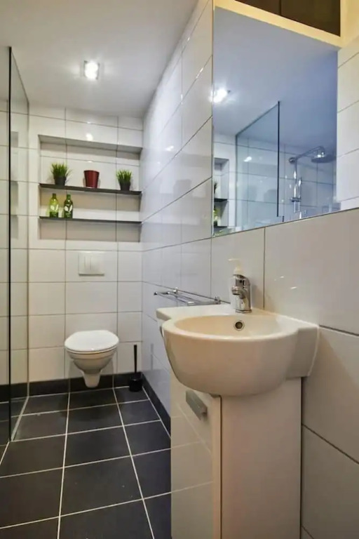 Super Central Studio Apartment - With Balcony