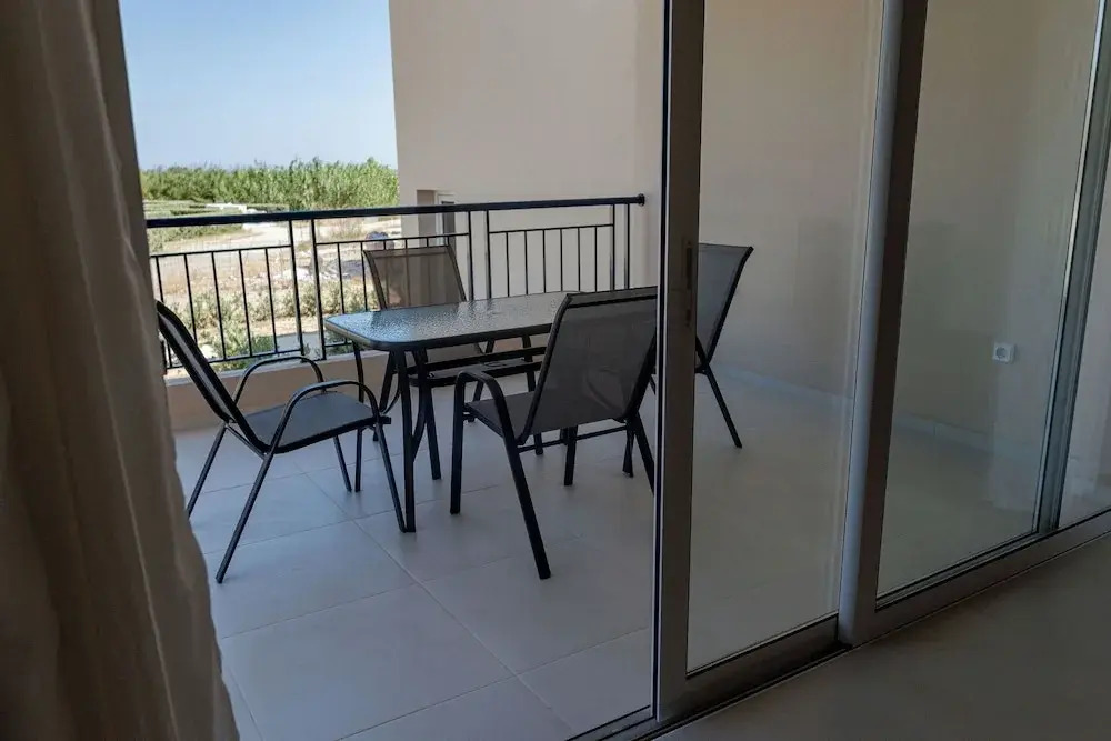 Phaedrus Living: Seaside Thalassa Cretan D101