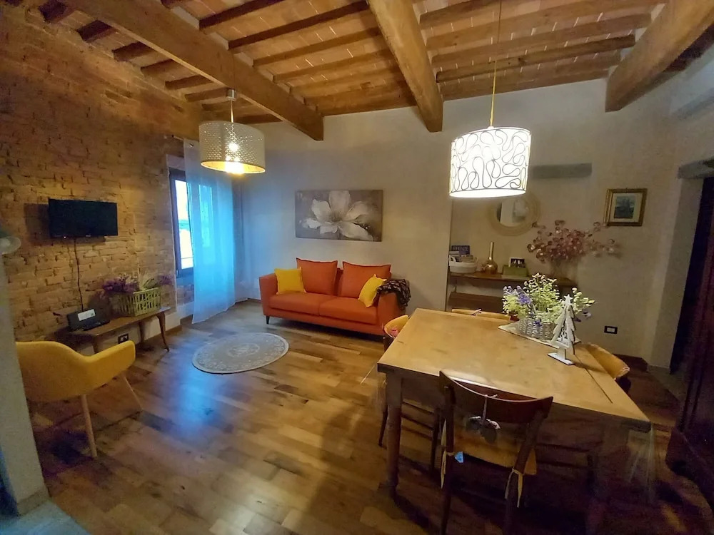 Casa Clery Tuscan Style Breakfast Included