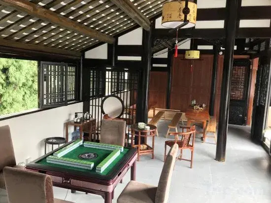 Shuimo Ancient Town Yueyin Shanshui B&B