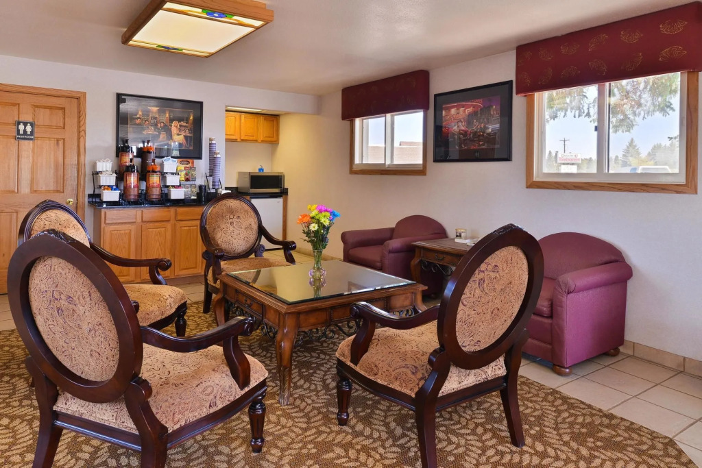 Best Western Movie Manor