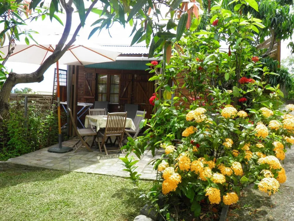 Bungalow with One Bedroom in St Paul , with Wonderful Sea View, Enclosed Garden And Wifi - 8 Km From the Beach