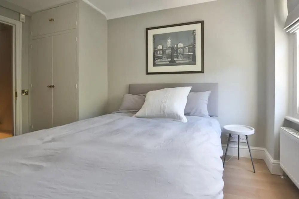 Artistic 3 Bedroom London Home With Garden