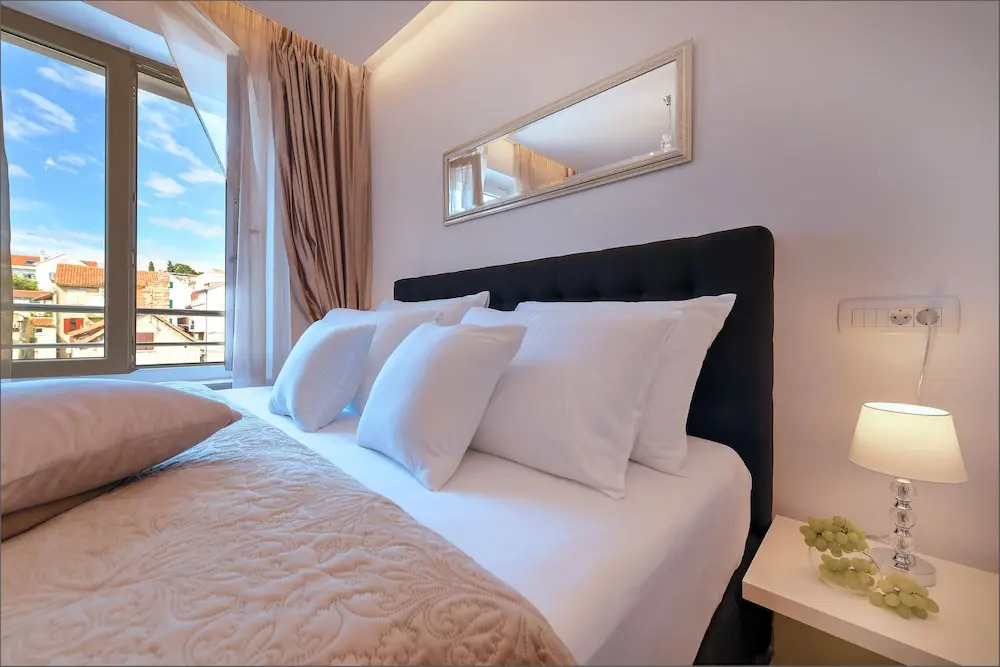 Via Porto Rooms