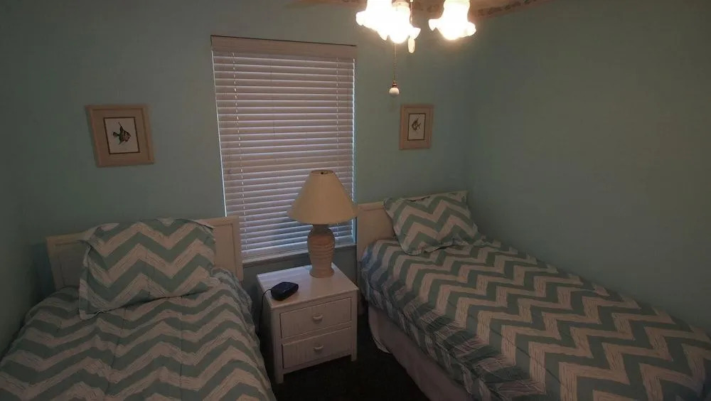 Blue Suede Shoes - 2 Br Condo