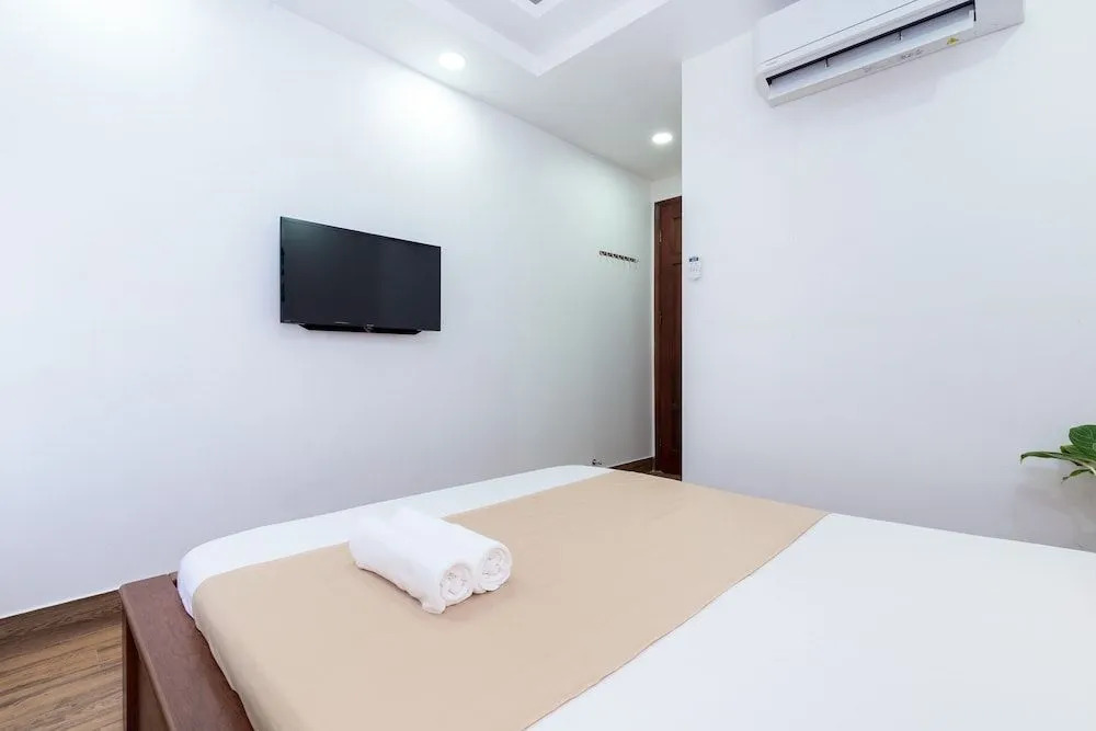 Cozrum Homes Le Thanh Ton