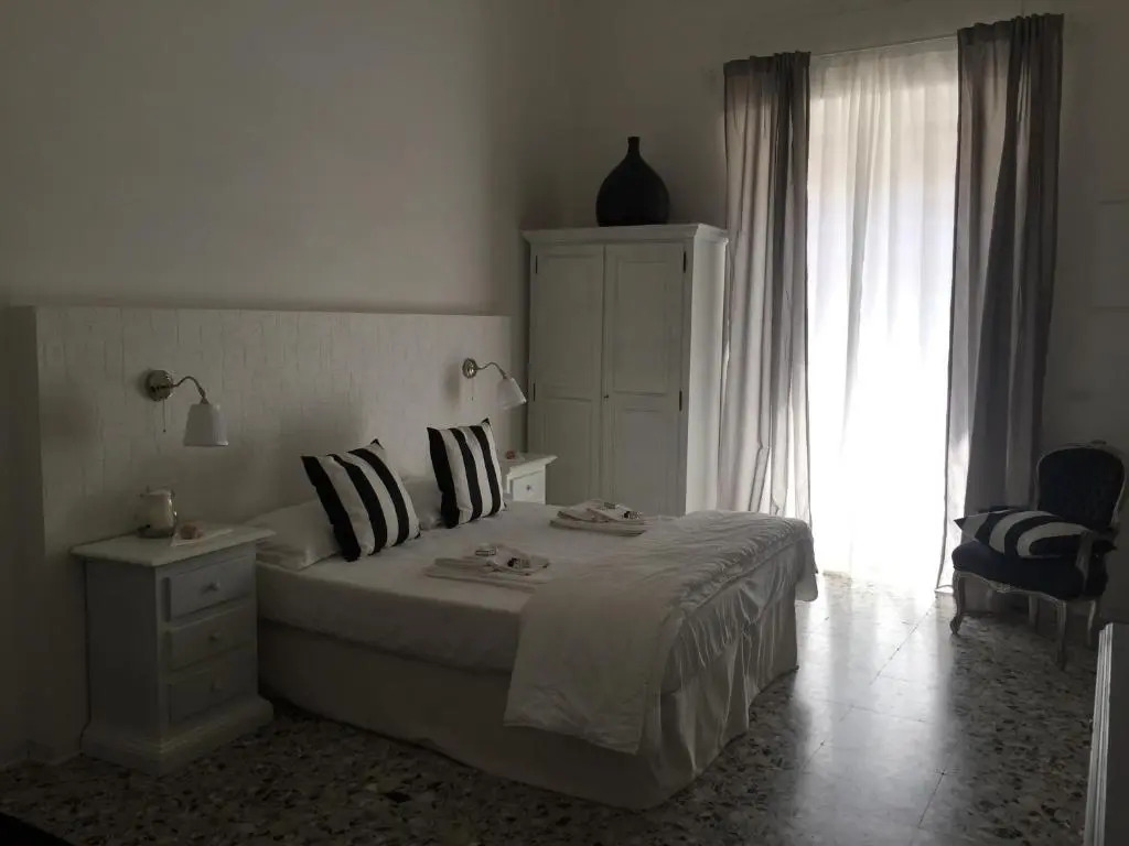 Chiaia Guest House