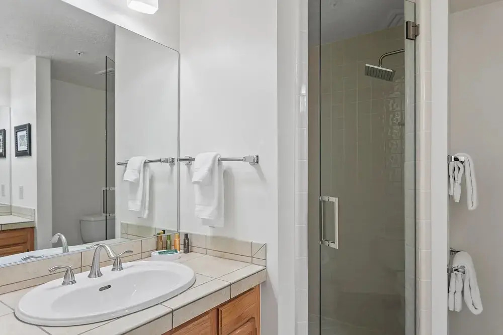 Powder Run at Deer Valley Resort - Two Bedroom Condo with Hot Tub #A12 2 Condo