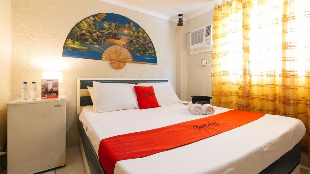 RedDoorz Plus @ Lagoon Beach Resort Zambales