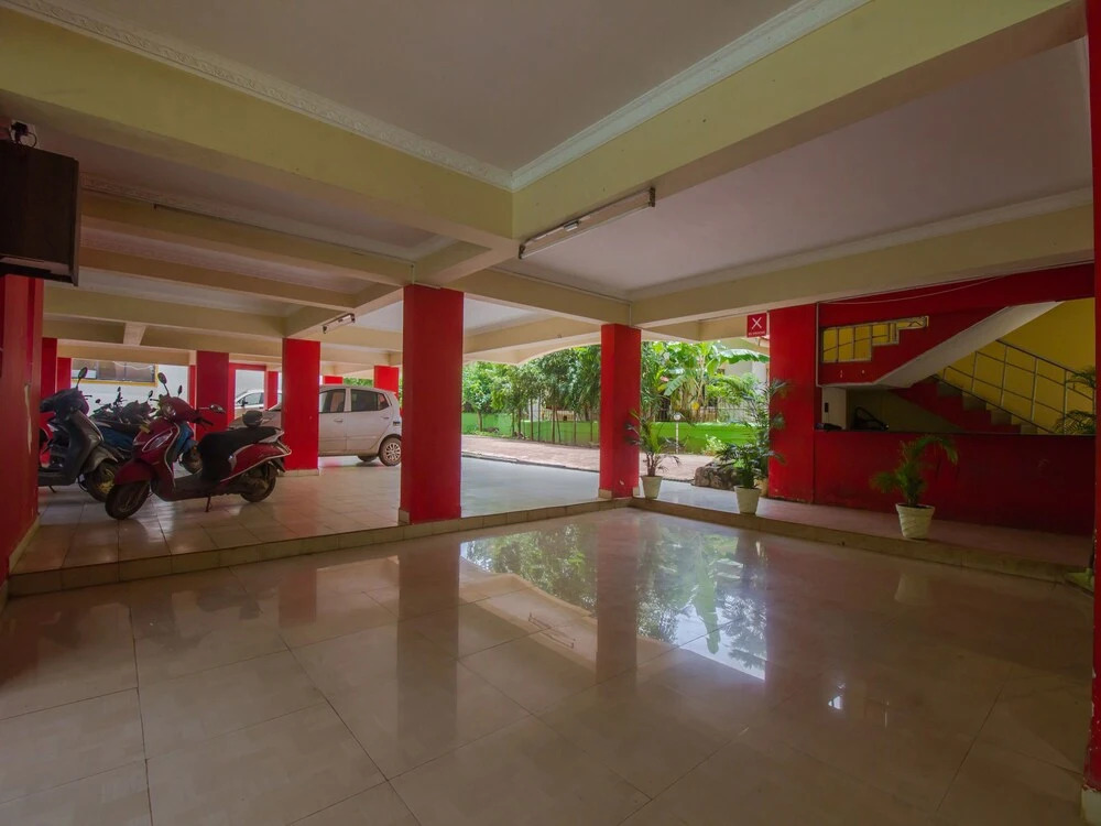 OYO 17028 Hotel Aviva Residency