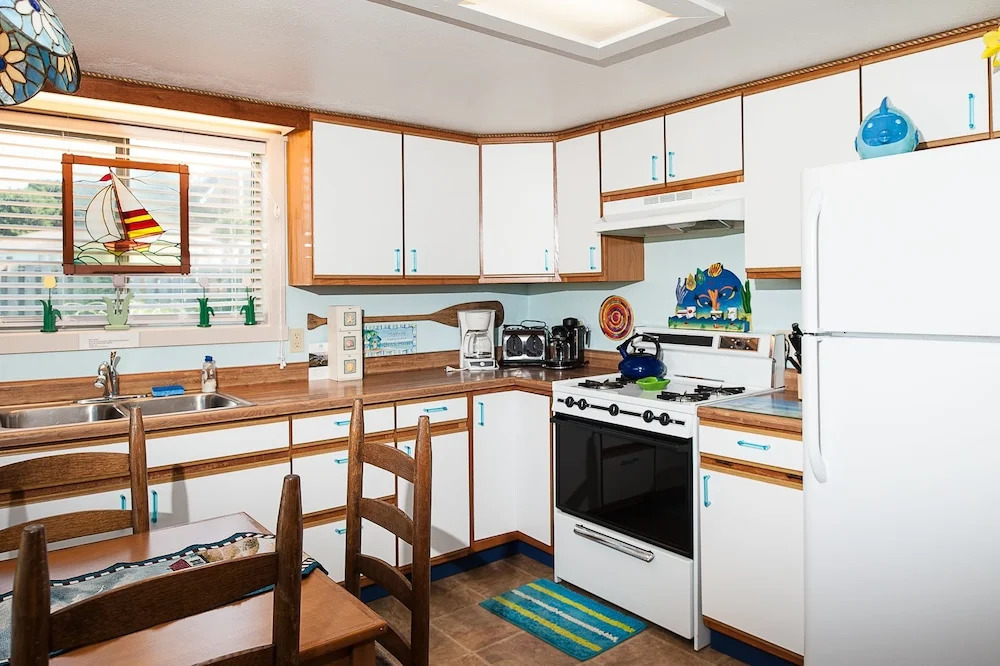 Sea Daze 1 Br cottage by RedAwning
