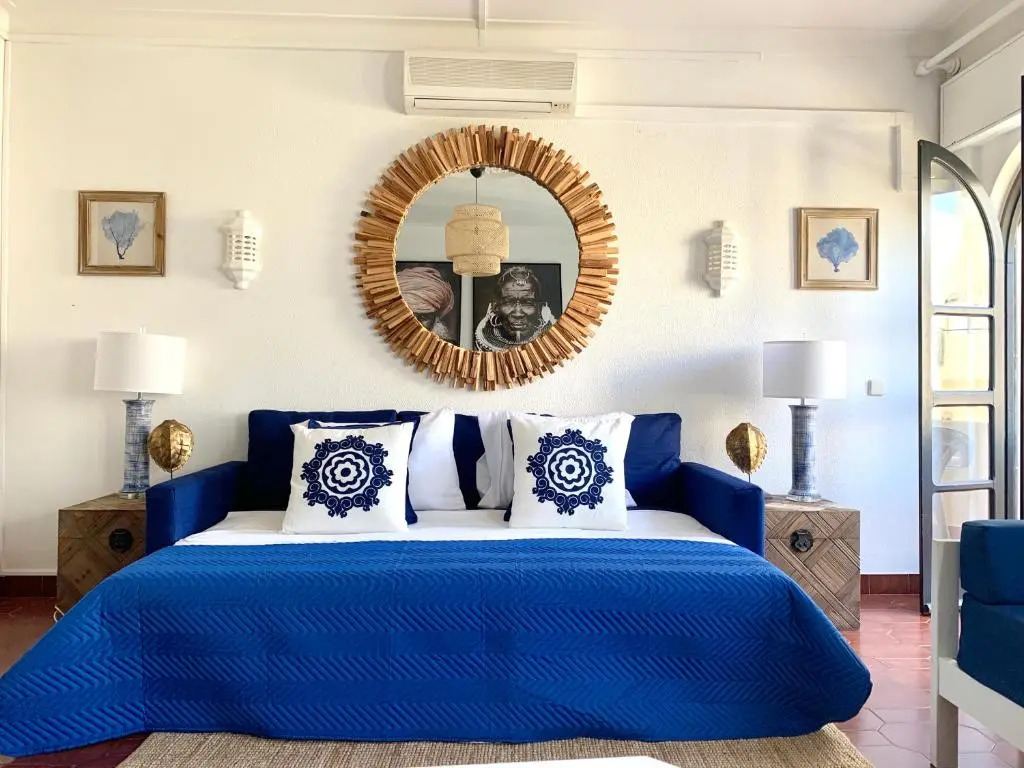 Alvor Apt 2 bedrooms AC & Pools near town and beach sleeps 6