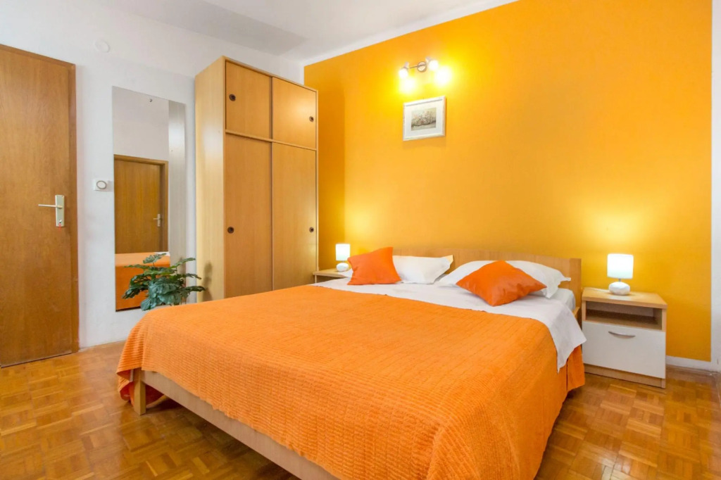 Apartments Alaga