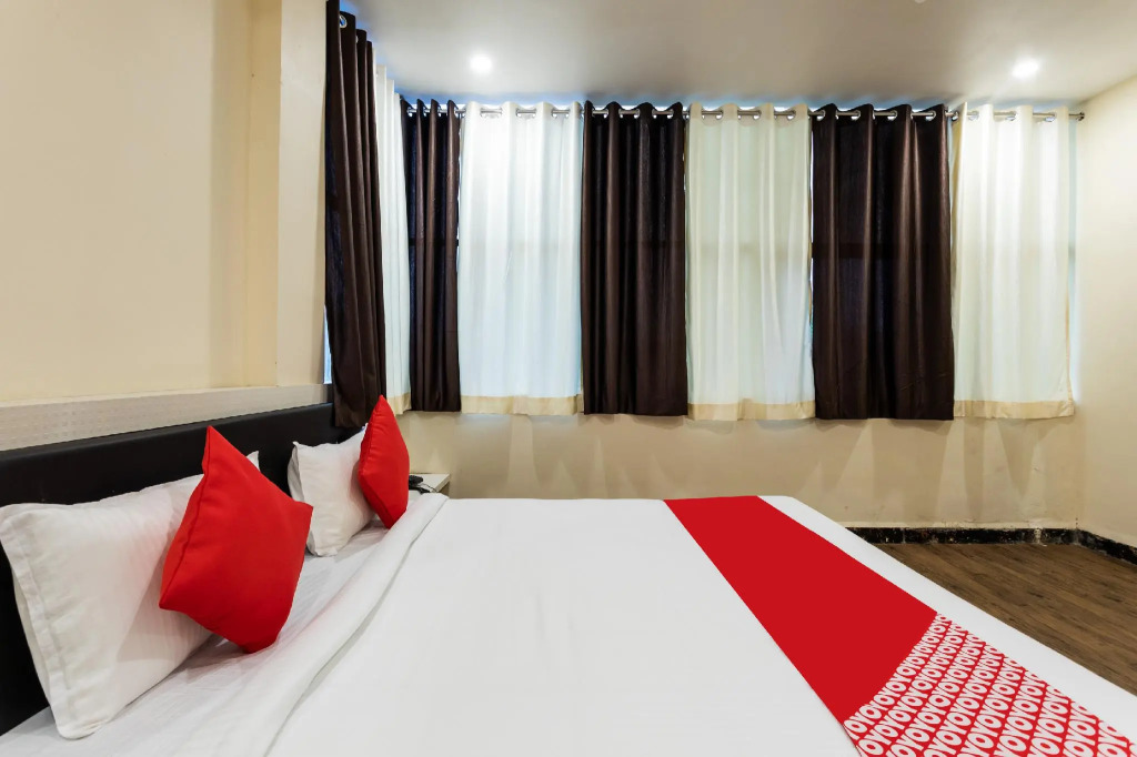 OYO 29896 Hotel Forest Inn