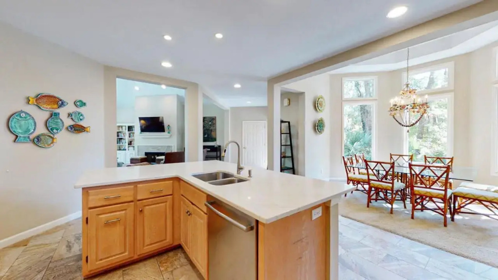 6 Flagg Dr