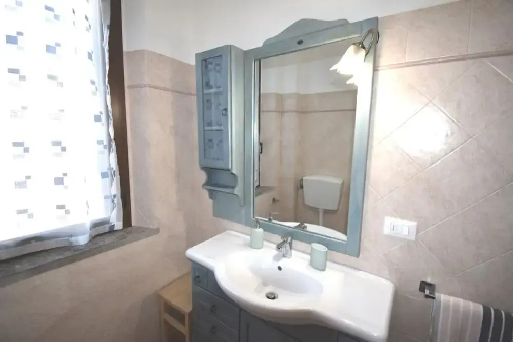 Two-room Apartment Sleeps 5 IN THE Conchiglia Area-rif Caterina
