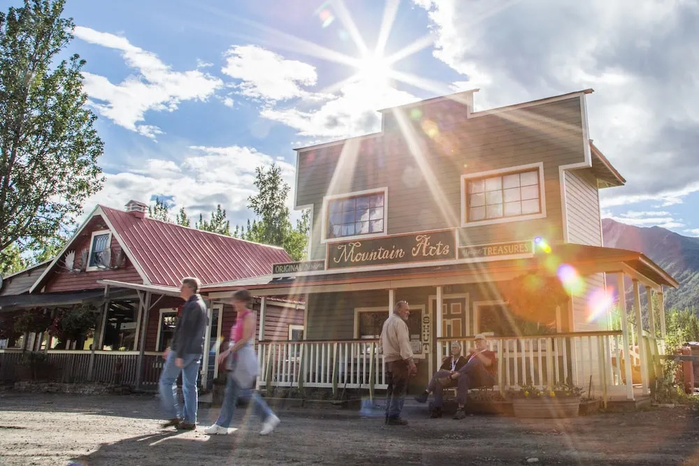 McCarthy Lodge Resort