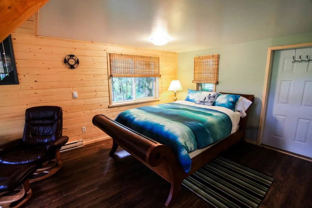 Bella Coola Grizzly Tours and Resort