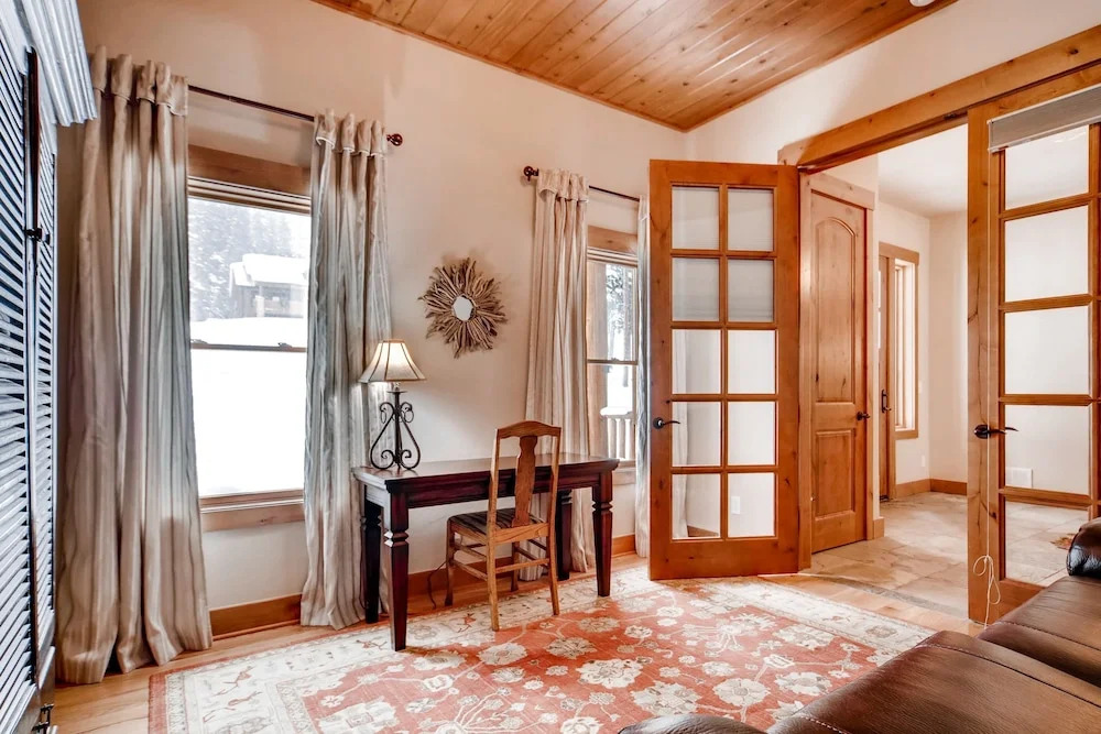 Secluded 6br W/ Hot Tub, Fire Pit & Chef's Kitchen 6 Bedroom Home