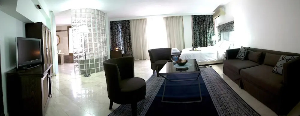 Veltsi Hotel