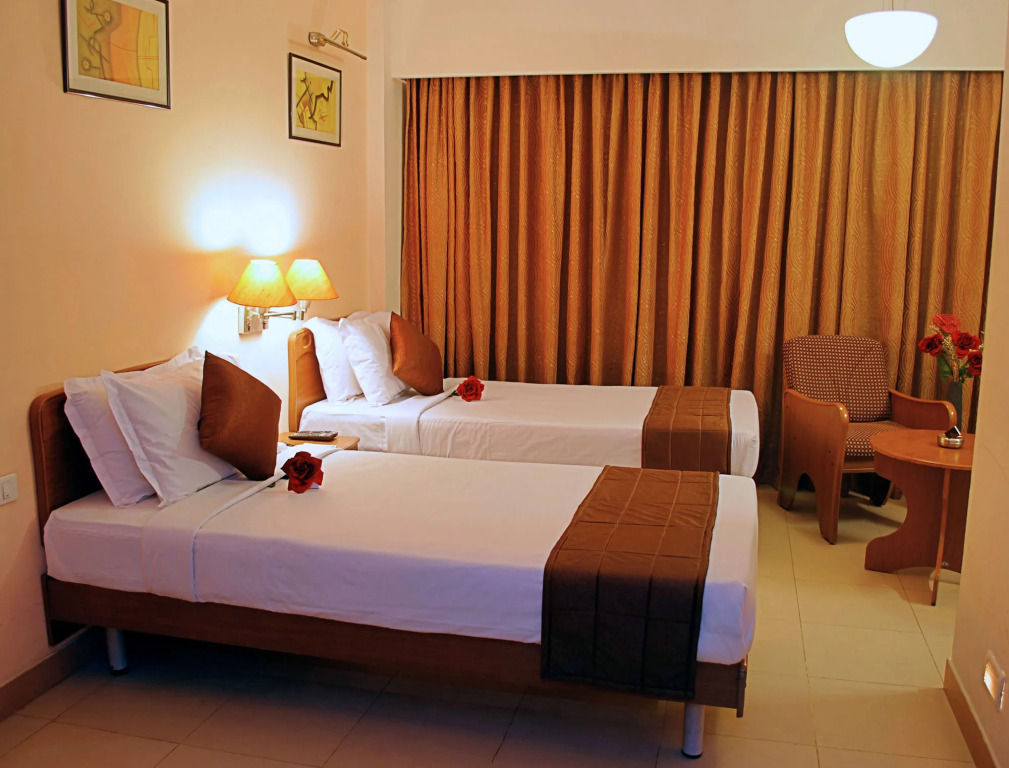FabHotel The Royal Plaza - Koyambedu