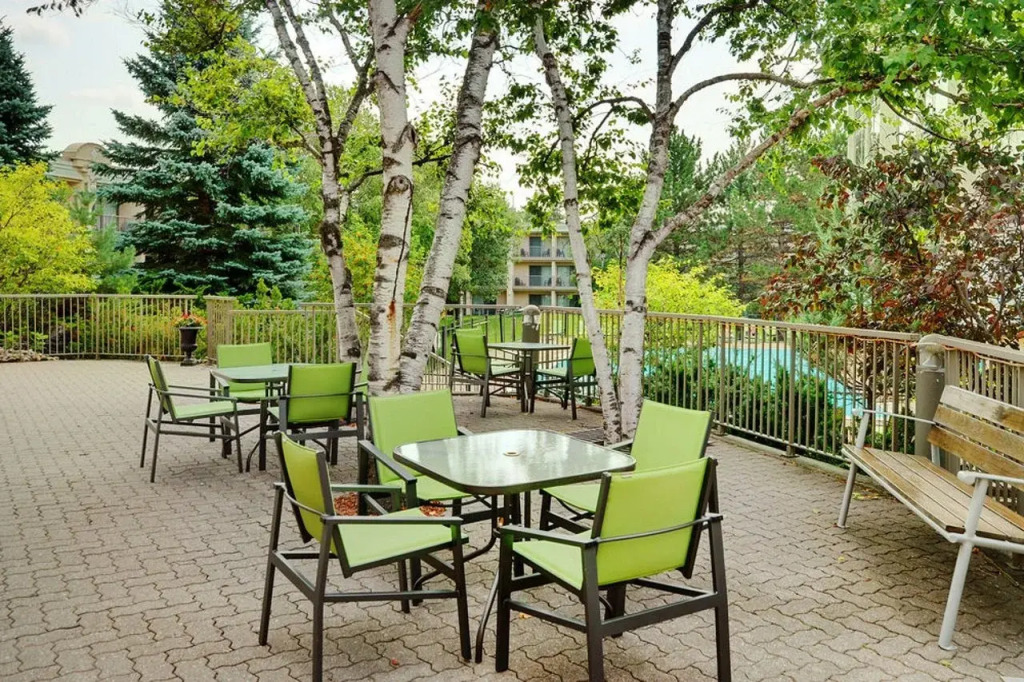 Allure Hotel & Conference Center