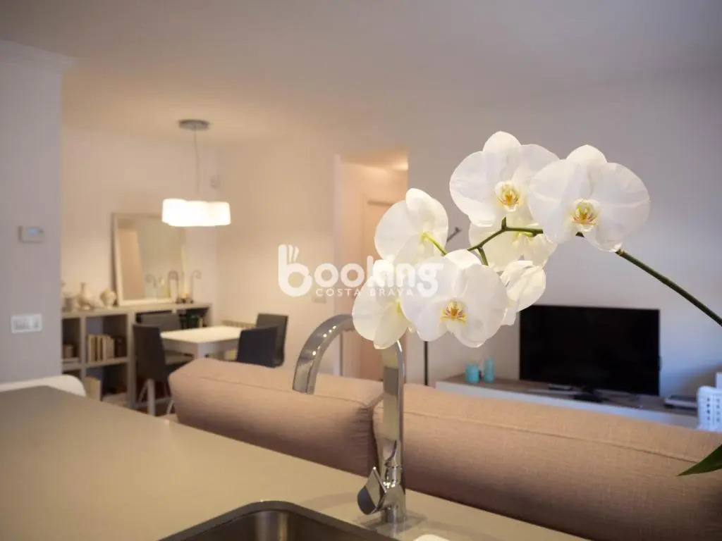 Indústria Apartament per 3 persones a 2 minuts de la platja amb Aire acondicionat i plaça d'aparcament