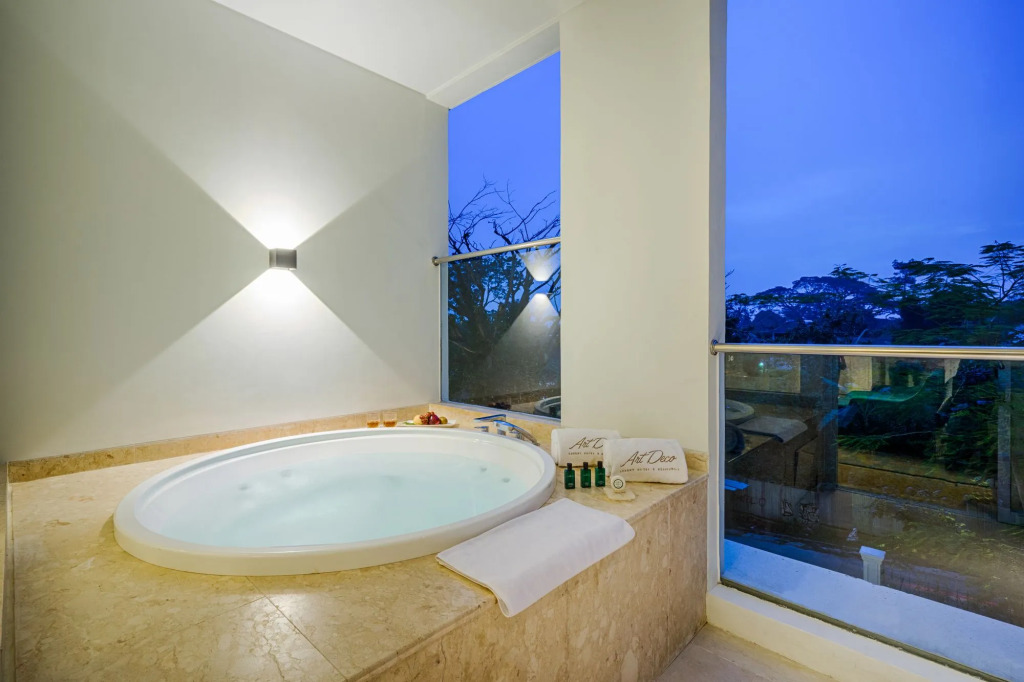 Art Deco Luxury Hotel & Residence