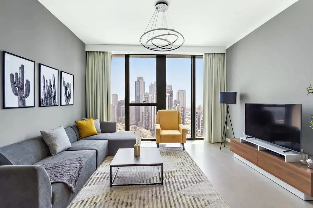 Silkhaus Luxury Tower in Downtown Pool Gym