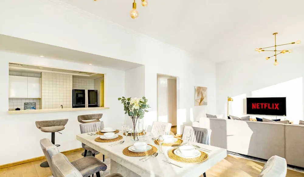 LUX The JBR Beach Sea View Suite