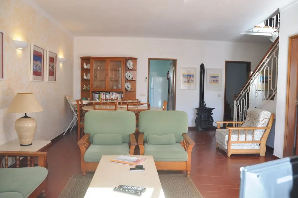 Stylish and well-equipped, private pool, close to amenities, free AC and Wifi