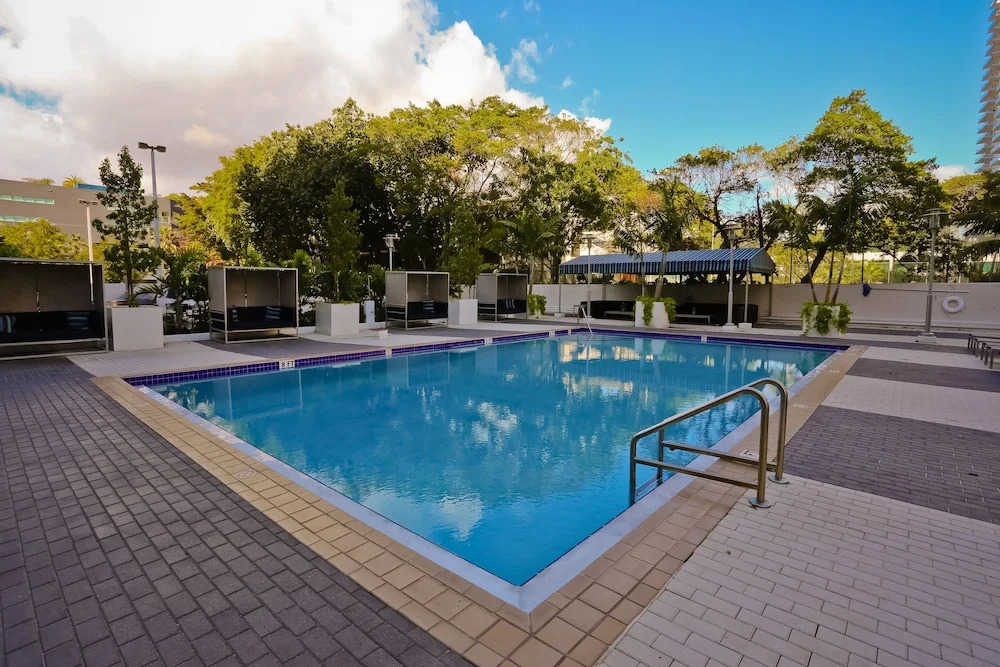Coconut Grove Apartments by NUOVO