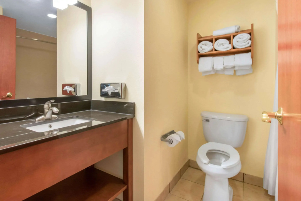 University Hotel & Suites Shippensburg, Trademark by Wyndham