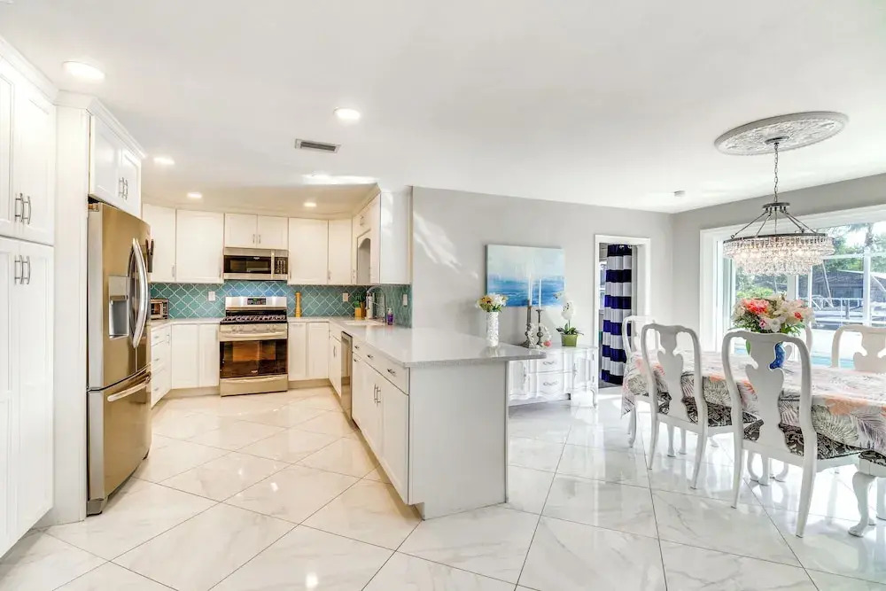 Centrally Located Cocoa Beach Haven: Walk to Shore