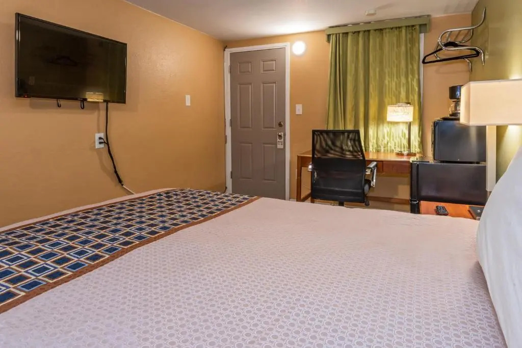 Town Motel