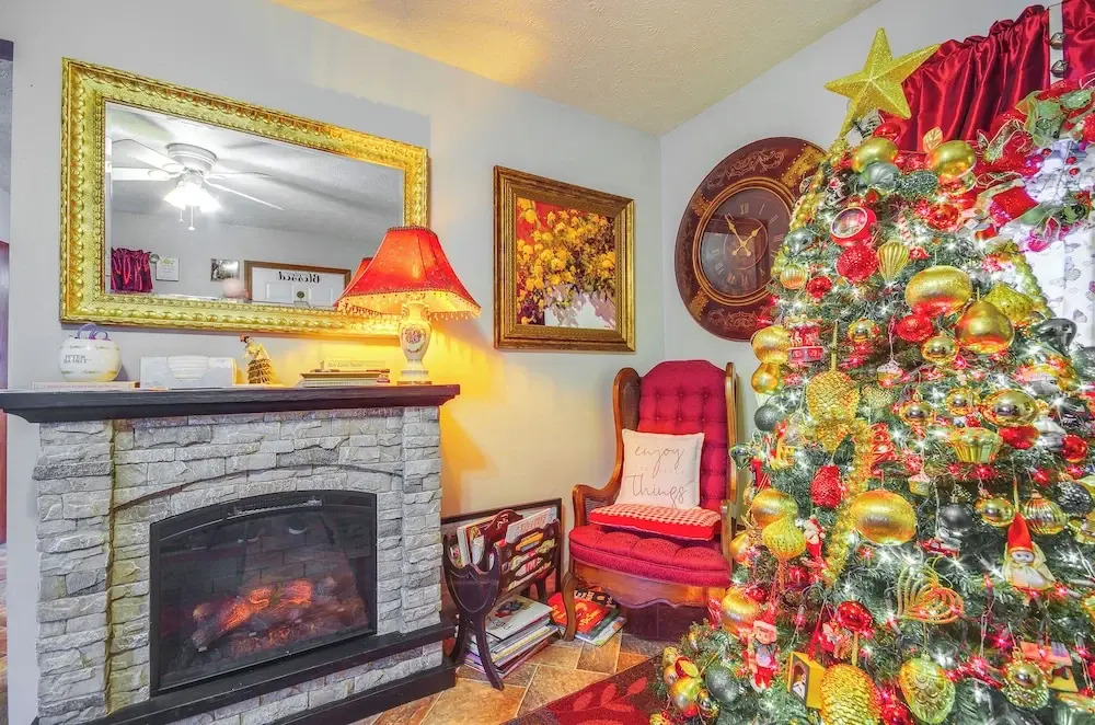Walk to Dtwn: New Orleans-themed Lebanon Cottage
