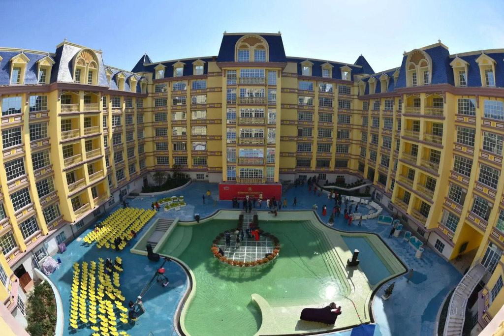 Floloving Hotel