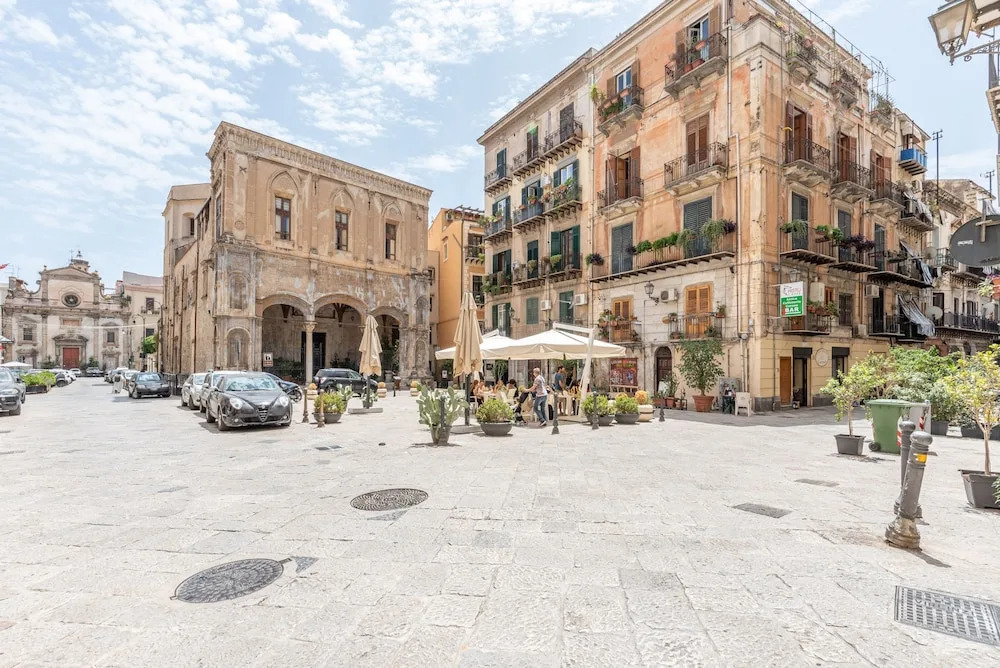 Metam Apartment in the City Center by Wonderful Italy